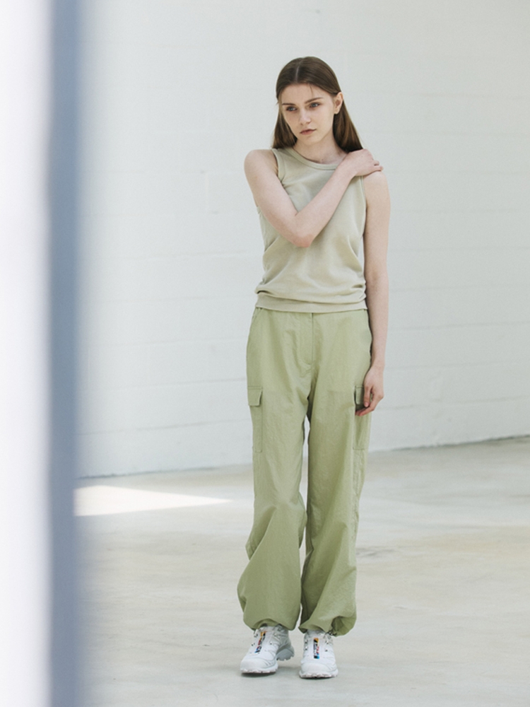 Cargo pants (light khaki)