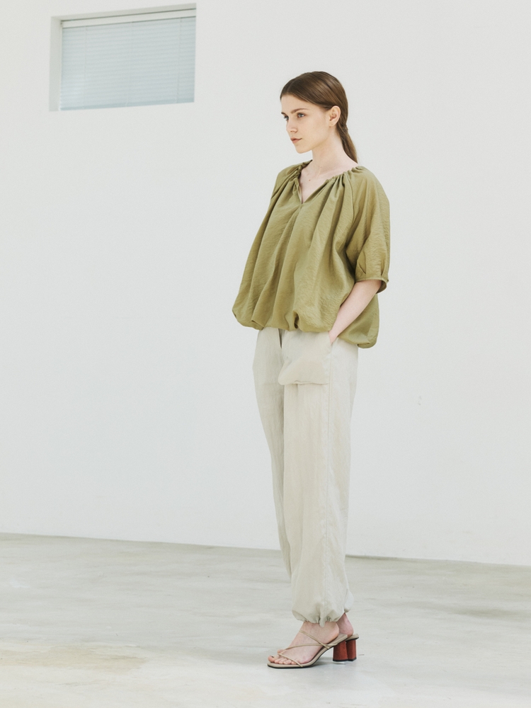 Volume string top (khaki)