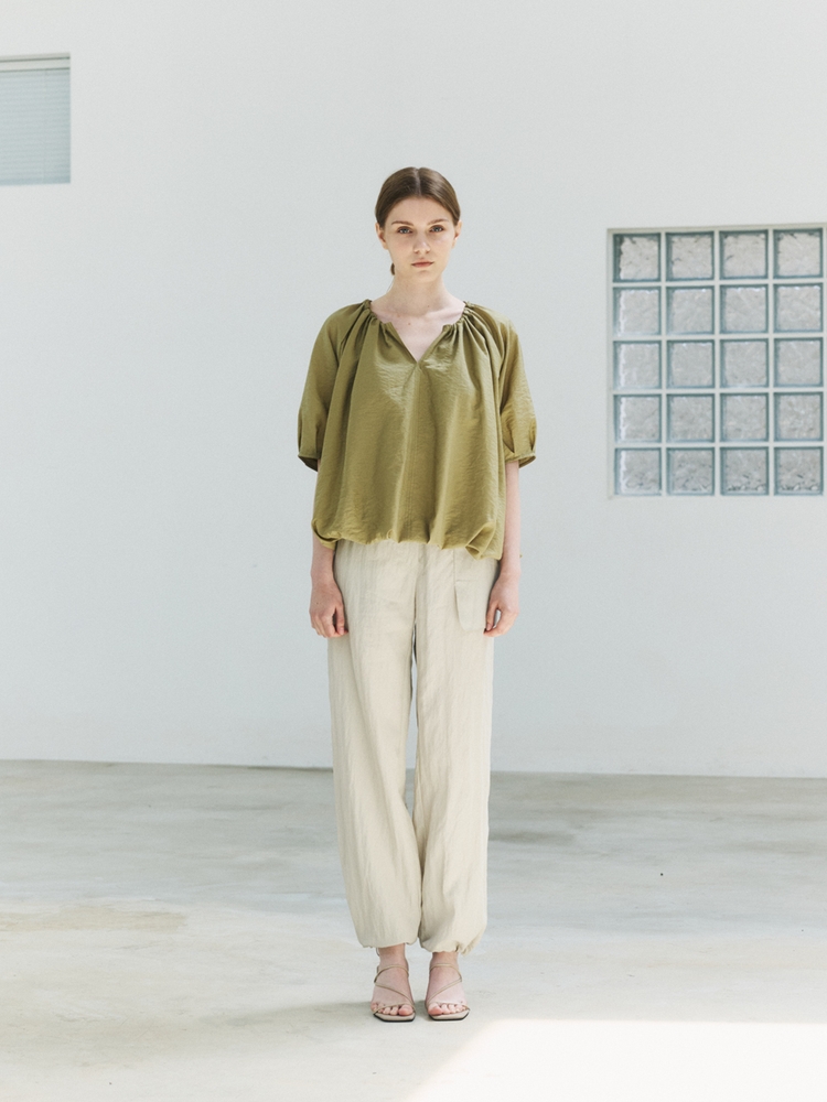 Volume string top (khaki)