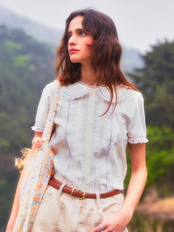 Lace Coloring Stitch Blouse