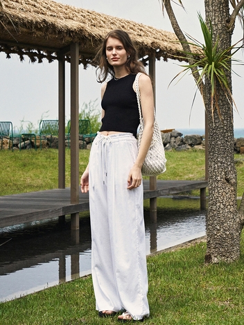 Ribbed Slim Sleeveless knit Top (Black)
