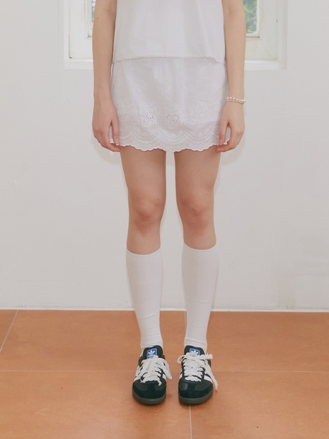 LACE SCALLOP SKORTS (WHITE)