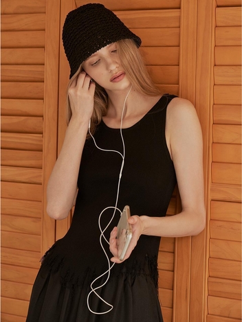 [HUNCH] [이화겸 착용]Distressed hem knit top (2color)
