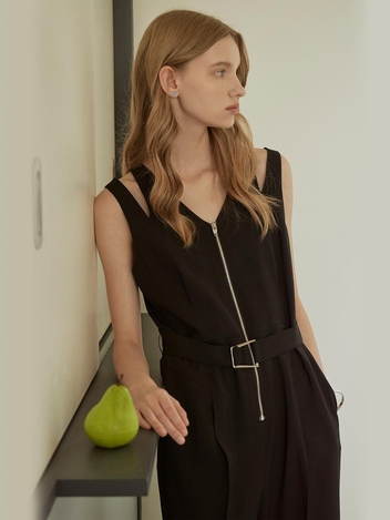 [HUNCH] Stitch point shoulder slit jumpsuit