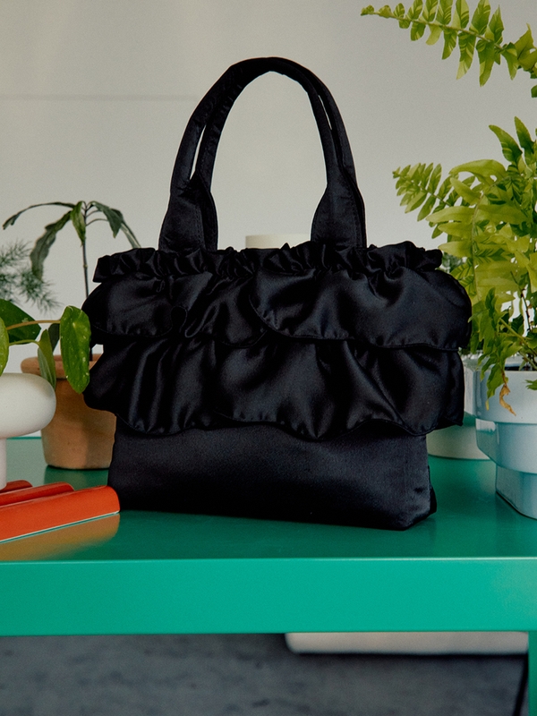 FLORAL BAG (BLACK)