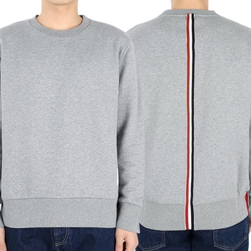 디몬트 23 F/W 톰브라운 남성 시그니처 백삼선 맨투맨(그레이) MJT085A 03377 055
