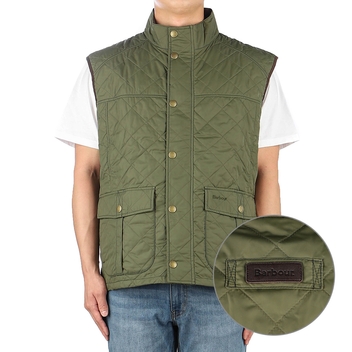 [바버] 23SS (MGI0043 OL51) 남성 EXPLORER 조끼