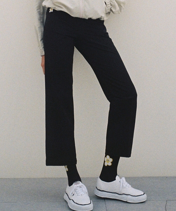스트레이프 핏 팬츠 블랙