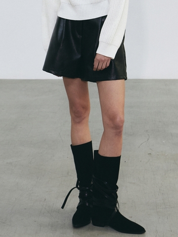 GLOSSY LEATHER BANDING SHORTS_BLACK