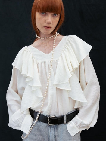 CO V-NECK RUFFLE DETAIL BLOUSE_IVORY