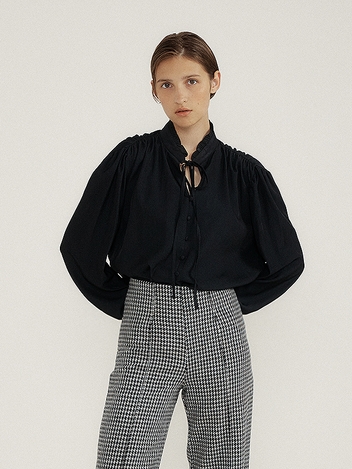 Charming Frill Blouse (black)