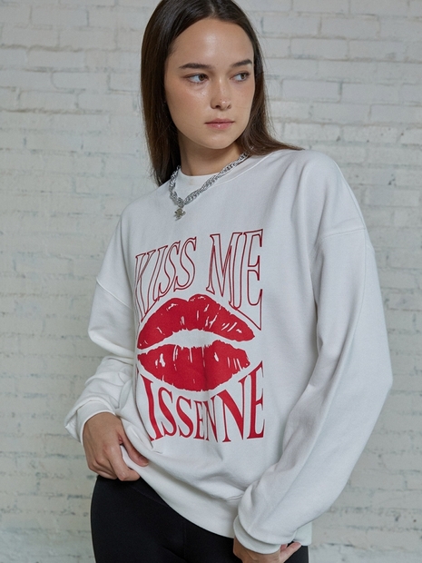 KISS LTTR ARTWORK SWEAT SHIRTS [IVORY]
