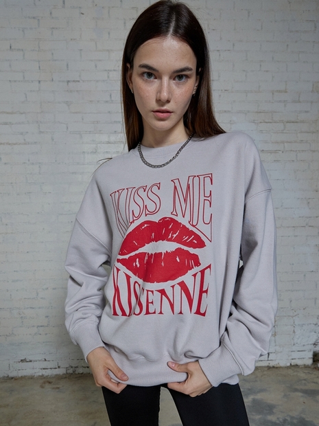KISS LTTR ARTWORK SWEAT SHIRTS [GREY]