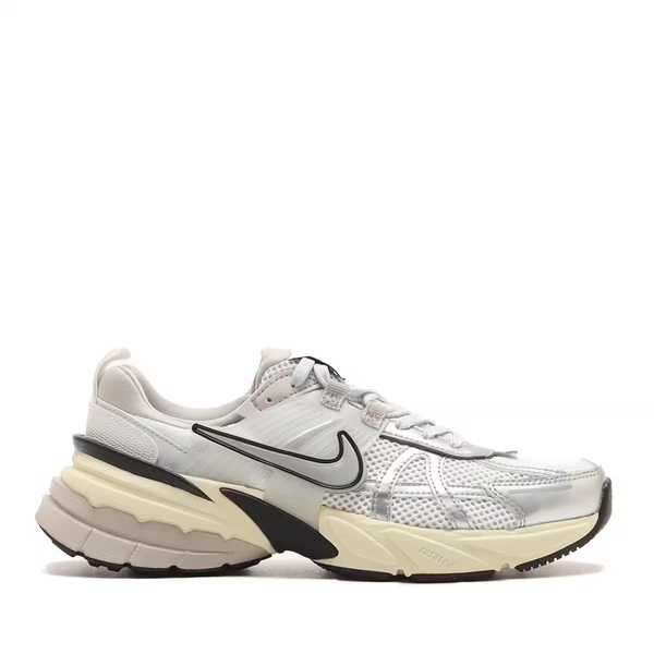 NIKE W V2K RUN SUMMIT 나이키 W V2K 런 서밋 화이트 메탈릭 실버 FD0736-100