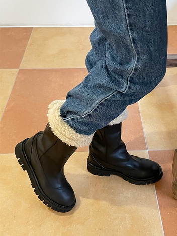 IS_231634 Linder Bias Fur Middle Boots (Black)