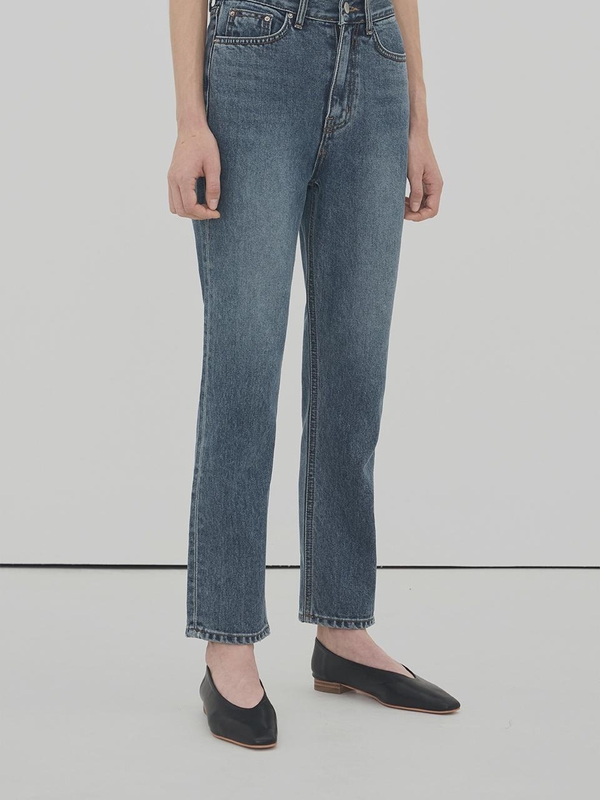 STRAIGHT DENIM PANTS - MID BLUE