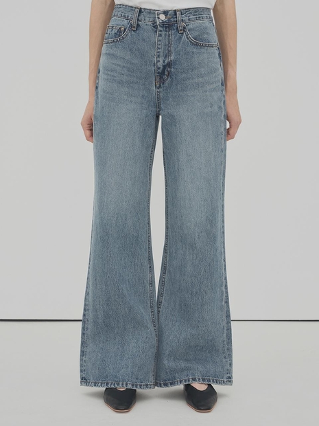 BOOTCUT LONG WIDE DENIM PANTS - MID BLUE