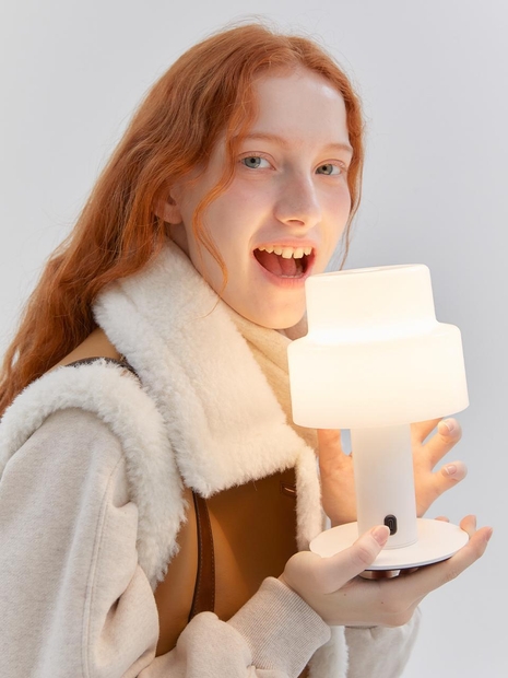 SIGMA CAKE PORTABLE STAND LAMP_WHITE