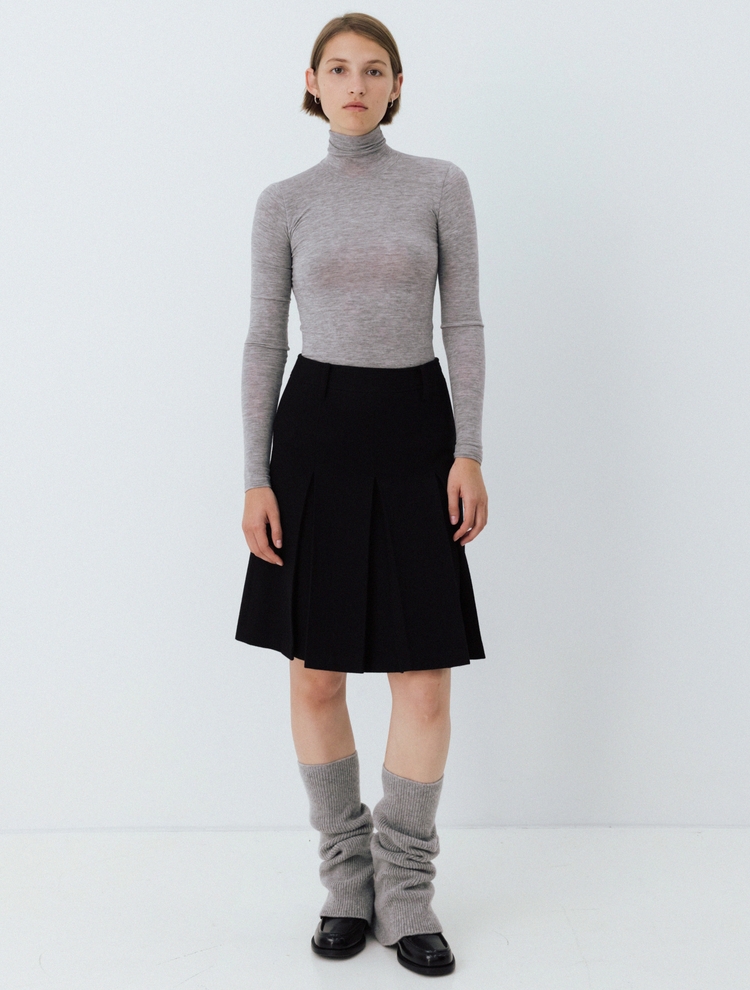 signature turtle-neck top (grey)