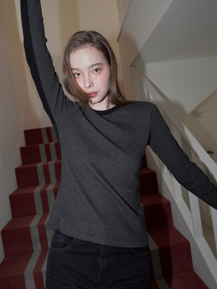 COLOR BLOCK LONG SLEEVE TOP_CHARCOAL