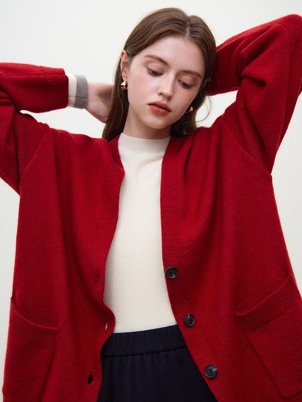 WD_Red knitted cardigan coat