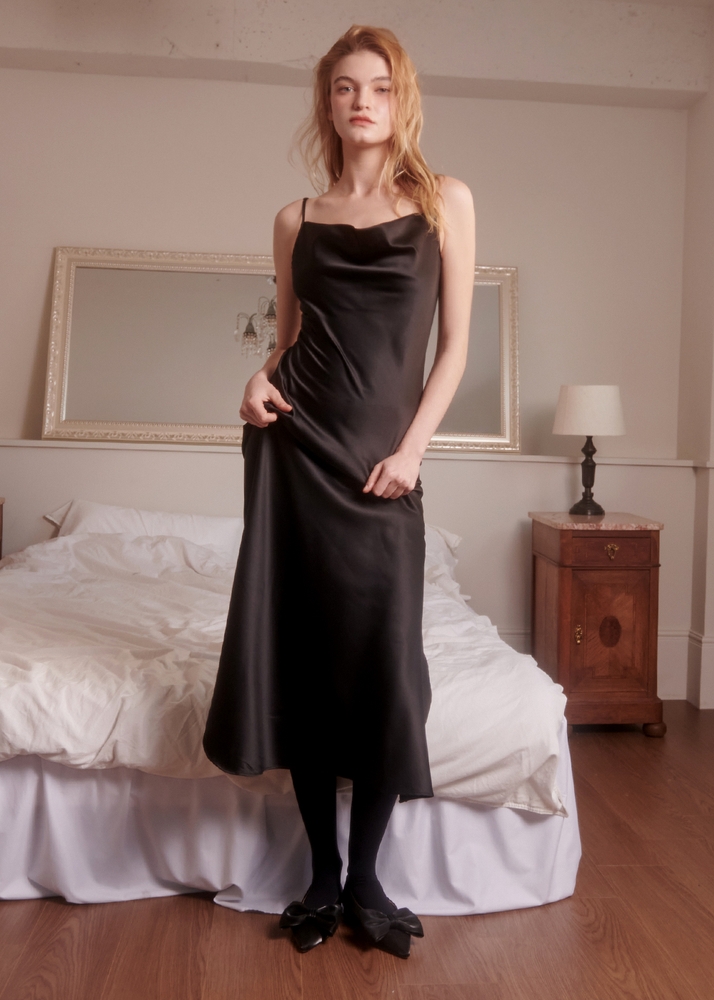 Josephine Satin Sleeveless Dress [Black]