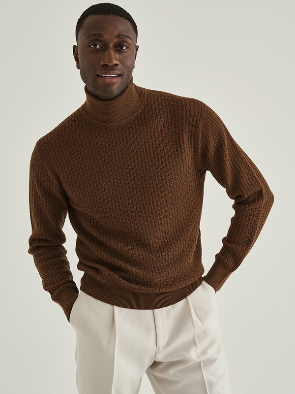 Signature Turtleneck_Brown