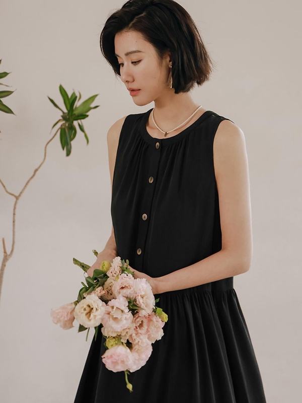 LS_Vienna black sleeveless dress