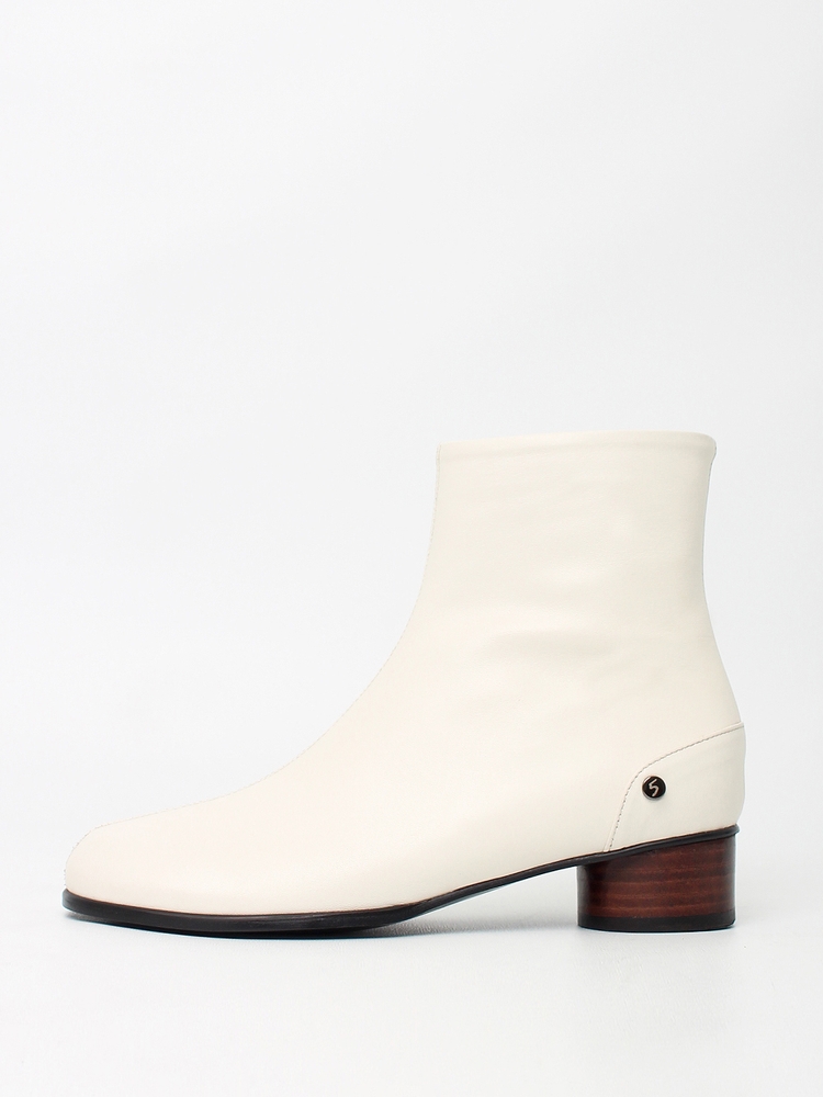 Eloel ornament low heel boots_ivory