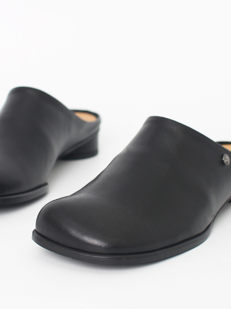 Kkulao square low mules_black