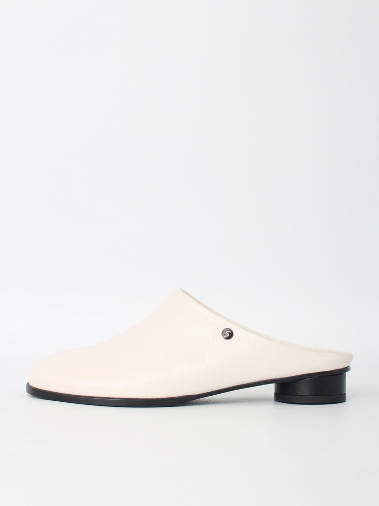 Kkulao round low mules_ivory