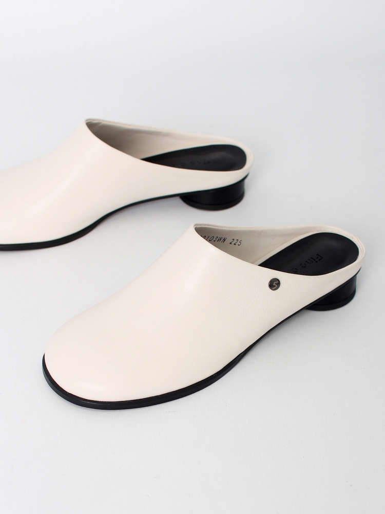 Kkulao round low mules_ivory