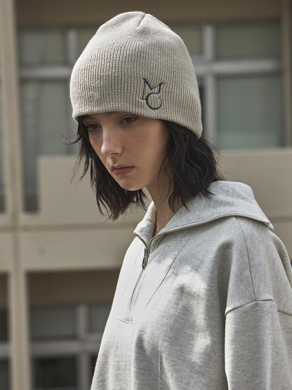 MO logo knit beanie-beige