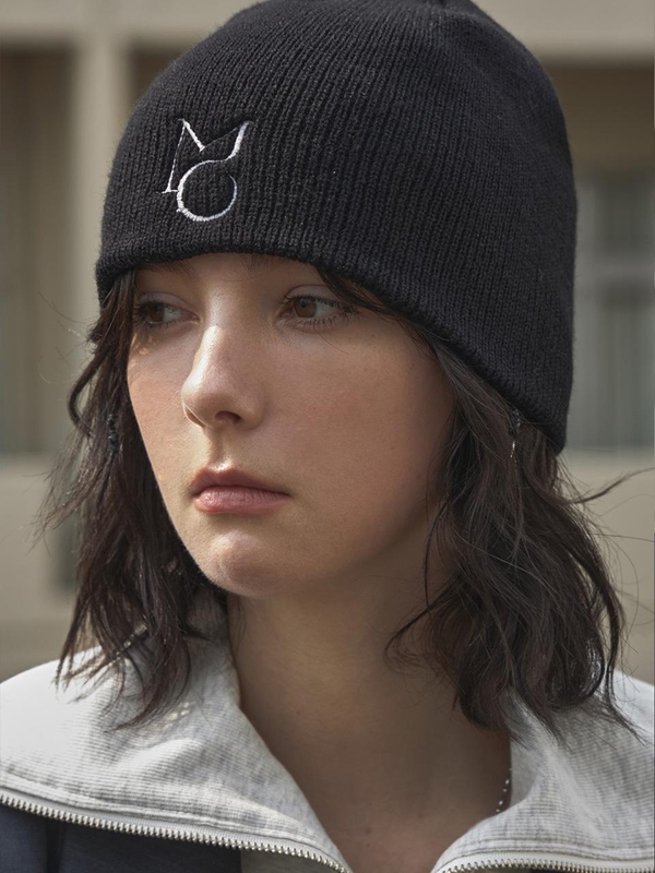 MO logo knit beanie-black