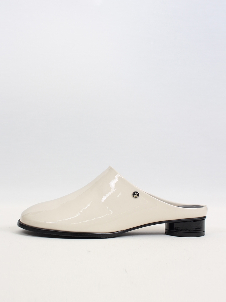 Kkulao round low mules_ivory patent