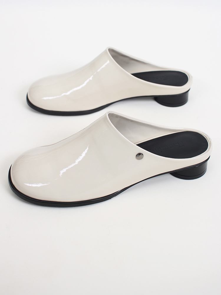 Kkulao round low mules_ivory patent