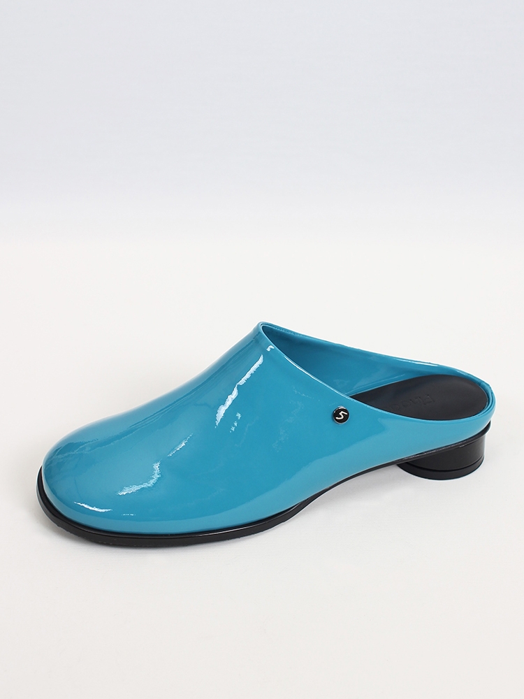 Kkulao round low mules_turquise patent