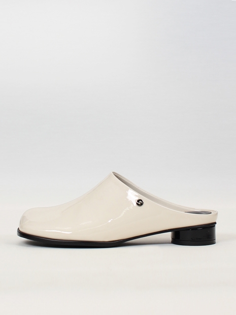 Kkulao square low mules_ivory patent