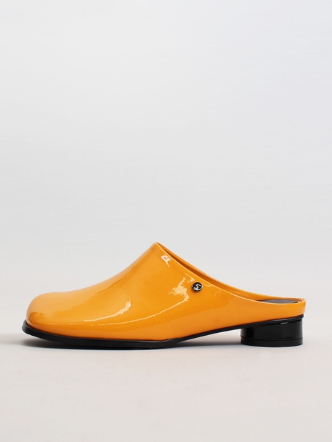 Kkulao square low mules_orange patent