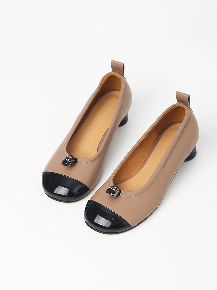 Ngela round toe stopper low pumps_cocoa combi