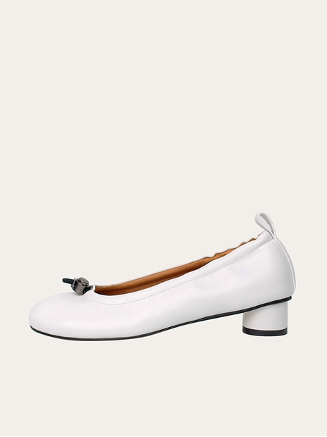 Ngela round toe stopper low pumps_white