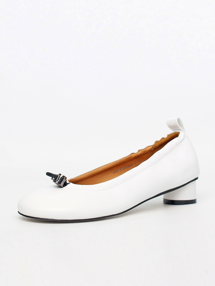 Ngela round toe stopper low pumps_white