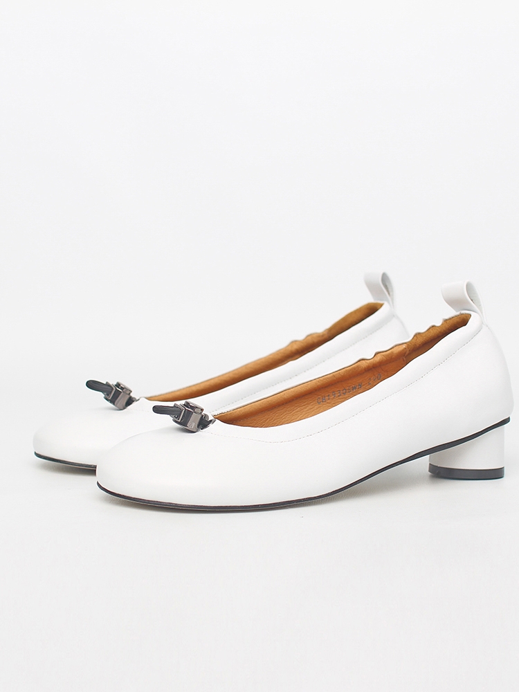 Ngela round toe stopper low pumps_white