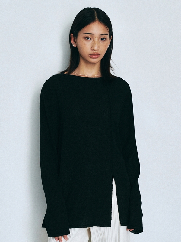 Unbalance Slit Point T-Shirt (Black)