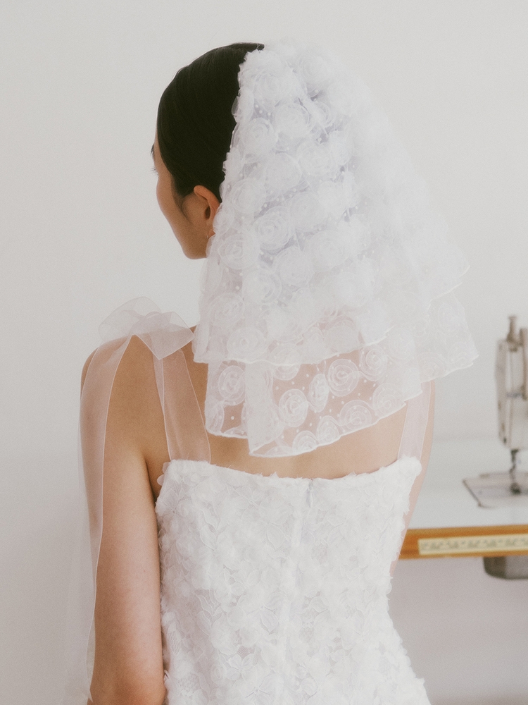 Bridal Rose Blooming Short Veil_white