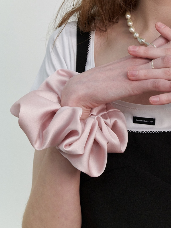  Essential Satin Scrunchy L (L241MHA050)