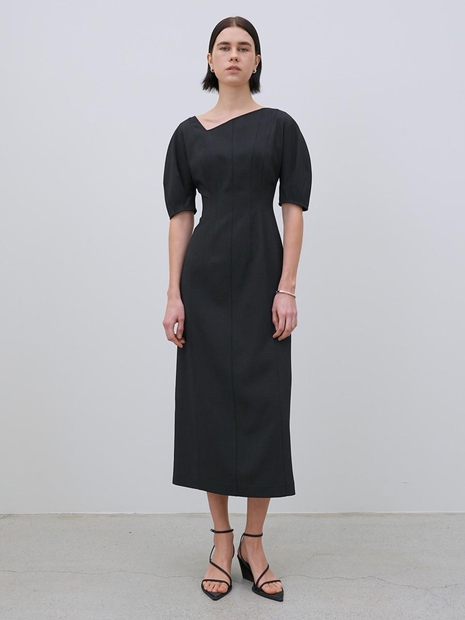 CO UNBALANCED CUT OUT PUFF DRESS_BLACK