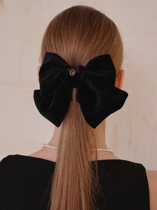 RF0249 LOB LOGO BLACK RIBBON PIN