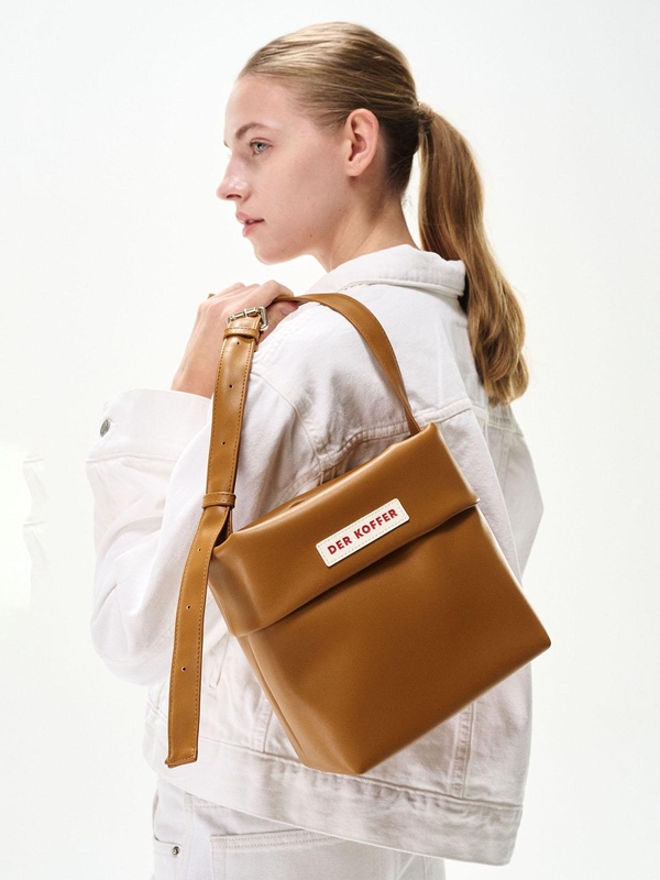 BUCKET BAG [TAN]