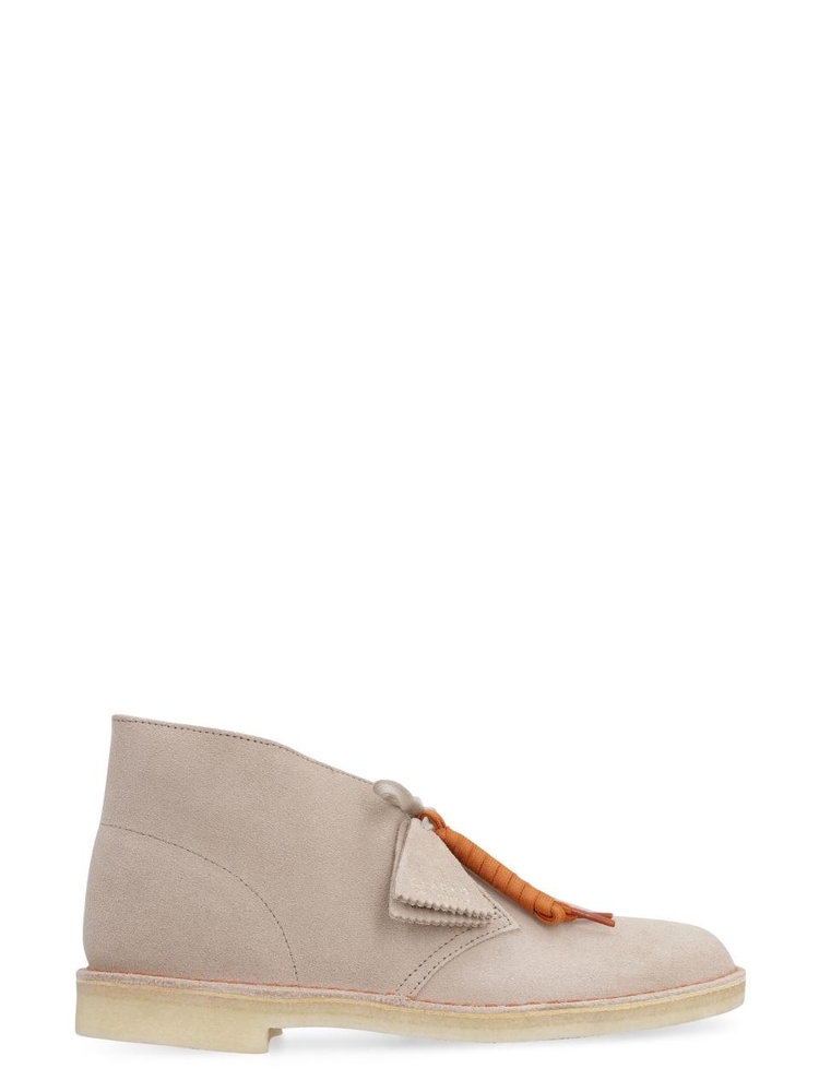 클락스 SS22 Suede desert boots 26155527_SANDSUEDE